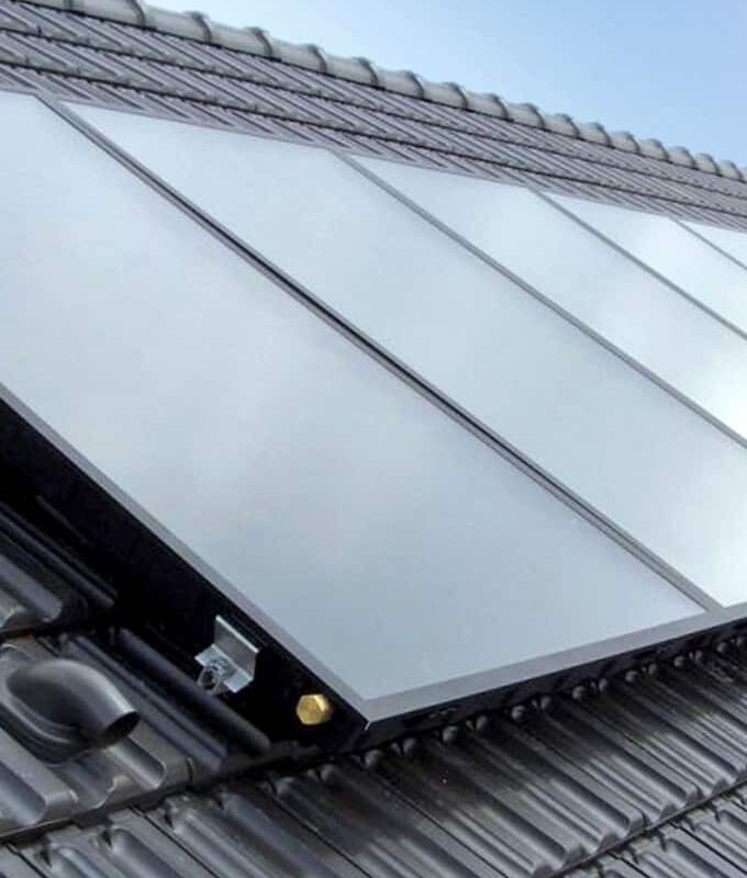 Hausbesitzer können einen weiteren attraktiven Zuschuss zur Heizungsmodernisierung erhalten, insbesondere bei der Installation von Solarthermie. - Foto: djd/BDH/sonnigeheizung.de