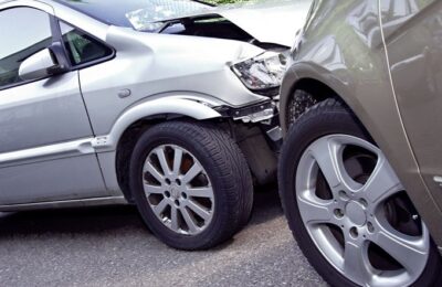 So verhält man sich nach einem Verkehrsunfall richtig