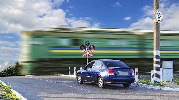Gefahrenquelle Bahnübergänge - die wichtigsten Regeln. - Foto: dmd/thx