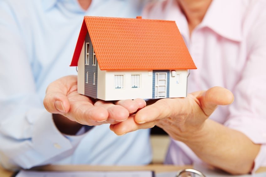 Um sein Kapital in einer Eigentumswohnung effektiv anzulegen, sind nicht viele Schritte zu erledigen. - Foto: Kneschke / Fotolia.com