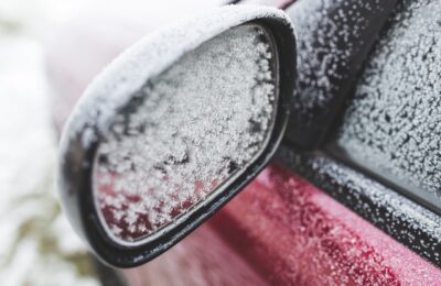 Das richtige enteisen von Autoscheiben