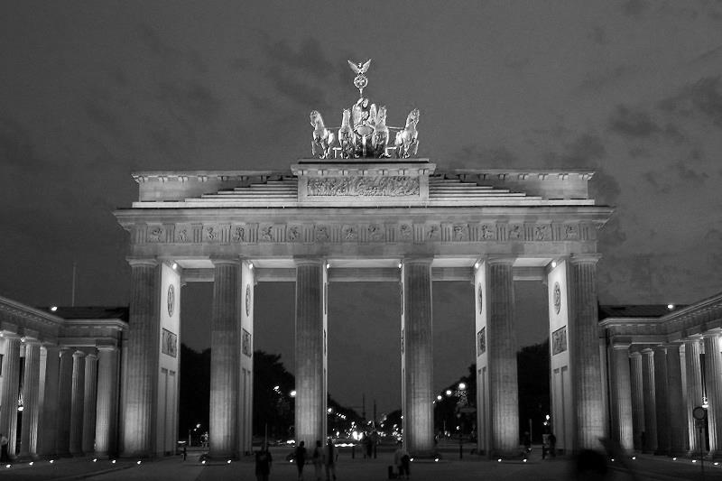 Das Urlaubsangebot in Deutschland lässt keine Wünsche offen - besonders beliebt ist beispielsweise eine Kurzreise in die pulsierende Hauptstadt. - Foto: djd/www.kurzurlaub.de