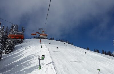 Skifahren ist eine herausfordernde Sportart