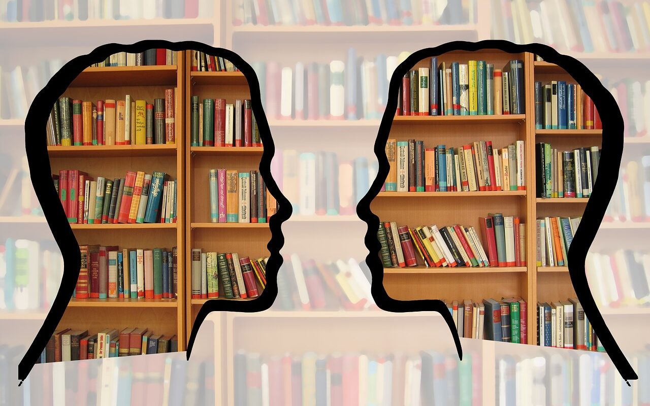 Wer viel liest, eignet sich am effektivsten Allgemeinwissen an. - Foto: pixabay.com/geralt/CCO