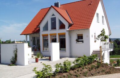 Energieeffizientes Wohnen: Kritische Beleuchtung klimafreundlicher Maßnahmen